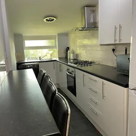 Semesterbostad 4 Bedroom House Next To City Centre *