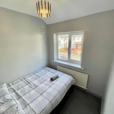 4 Bedroom House Next To City Centre Prázdninový dům