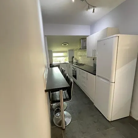 4 Bedroom House Next To City Centre * Manchester