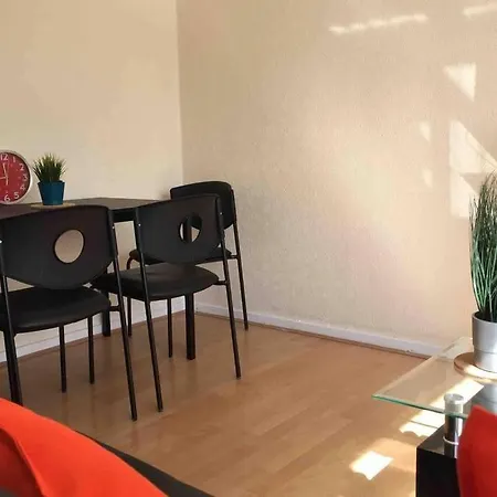 Serene Apt In The Heart Of Stretford 아파트 맨체스터