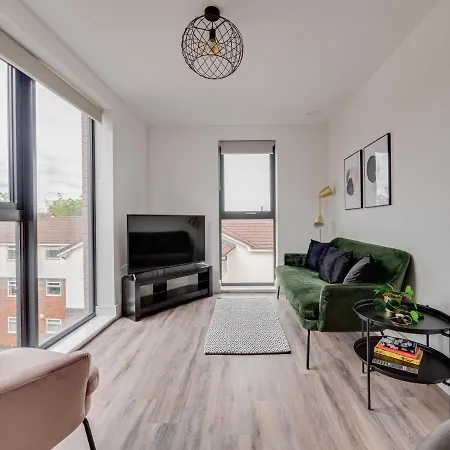 Pass The Keys Modern 2 Bedroom Apartment Manchester Media City Daire *