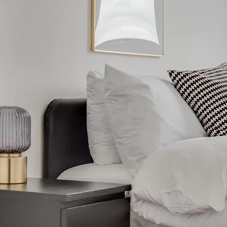 Pass The Keys Modern 2 Bedroom Apartment Manchester Media City Manchester
