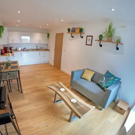 Perfect Apartment Near Manchester City Centre & Manchester Piccadilly Train Station דירה