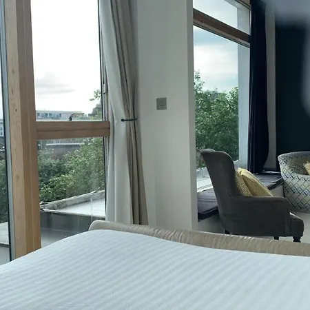 City Centre Modern 3bed 2bath Penthouse Northern Quarter, Sleeps 10