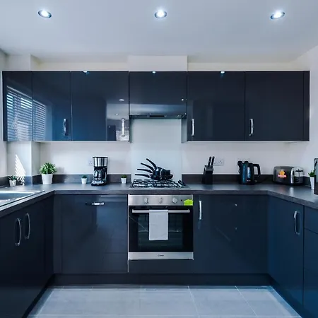 Vidale Court, 3 Bedroom House With River Irwell View, Sleeps 6 * Manchester
