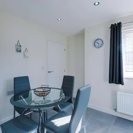Apartment Vidale Court, 3 Bedroom House With River Irwell View, Sleeps 6 *