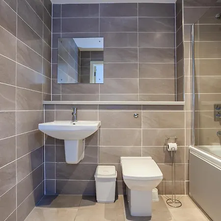 Апартаменты A Modern And Trendy 1 Bed Apartment In Media City *