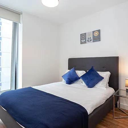 A Modern And Trendy 1 Bed Apartment In Media City Apartment