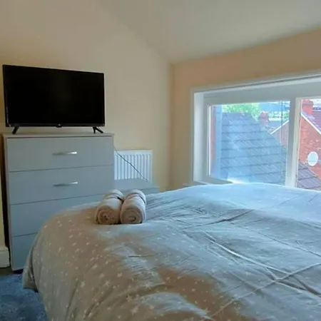 Champions Man United Stadium 3 Bedroom House