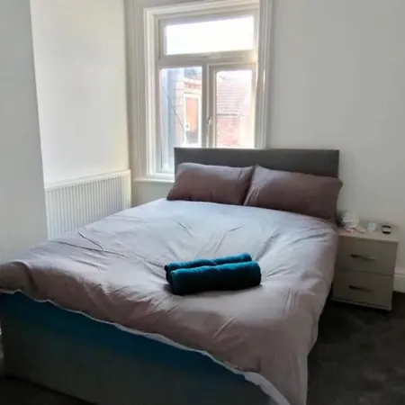Champions Man United Stadium 3 Bedroom House