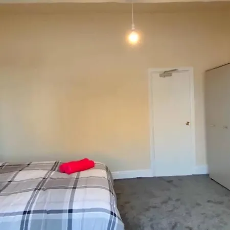Champions Man United Stadium 3 Bedroom House Apartment