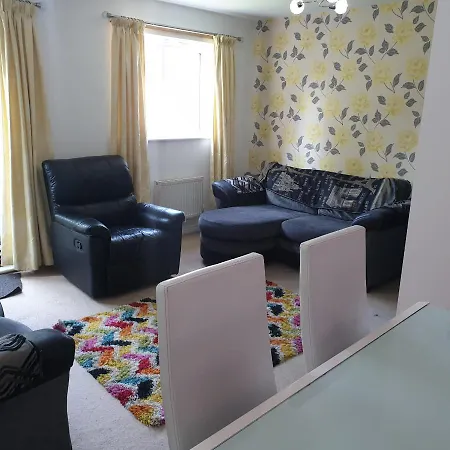 Guest house Queens Rooms, A Perfect Stay, Next To Shopping Parks And Central *
