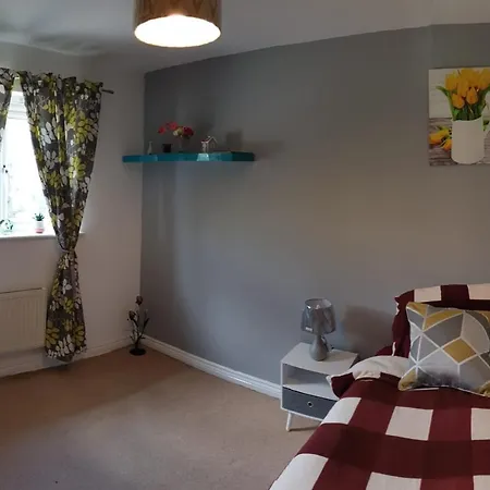 Guest house Queens Rooms, A Perfect Stay, Next To Shopping Parks And Central *