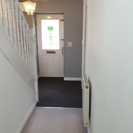 Guest house Queens Rooms, A Perfect Stay, Next To Shopping Parks And Central *