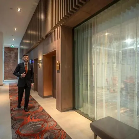 Clayton Centre 호텔 4*