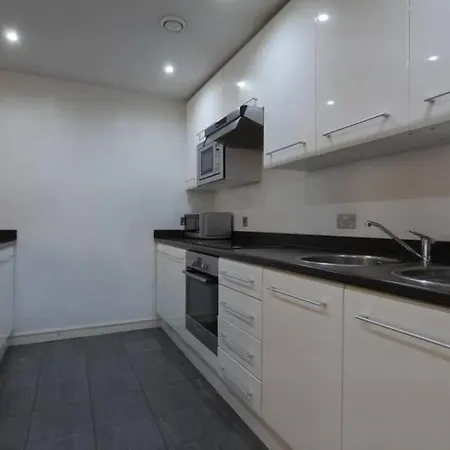 Central Location With 2beds * Manchester