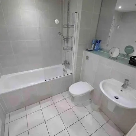 Central Location With 2beds * Manchester