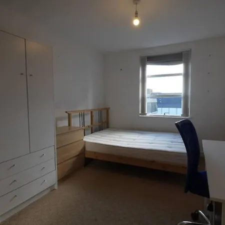 Perfect Location & Cosy 1 Bed Apt Apartment *