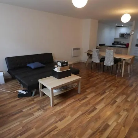 Central Location With 2beds Lejlighed Manchester