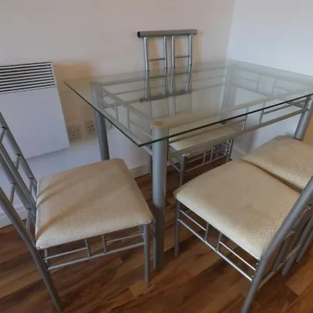 Perfect Location & Cosy 1 Bed Apt *