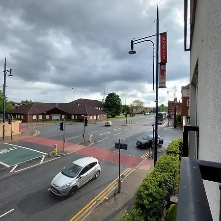 Immaculate 2 Bedroom At Newton Heath, Along Oldham Road, *
