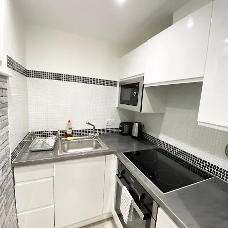 Apartment Cosy Centre Location, Hydro Massage Showe