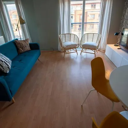 Stunning 4 Bed Walking Distance From City Centre