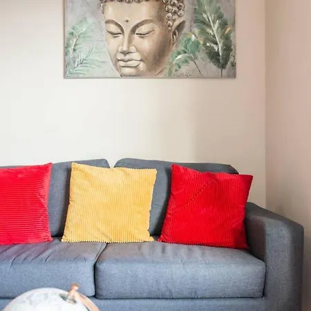 Perfect Duplex Near United Old Trafford Football Stadium Manchester