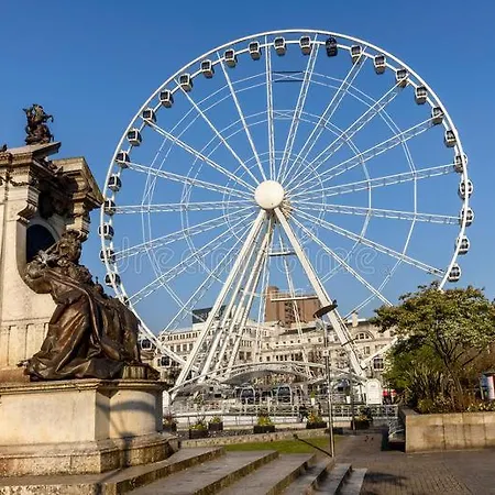 דירה Lewis In The Heart Of The Northern Quarter Sleeps Up To 12 מנצ'סטר