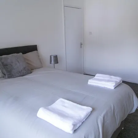 Captivating 2-bed In Μάντσεστερ