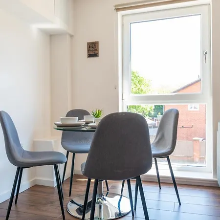 Апартаменты Perfect Apartment Near Manchester City Centre And Salford Uni Манчестер
