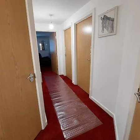 Immaculate 2 Bedroom At Newton Heath, Along Oldham Road, *