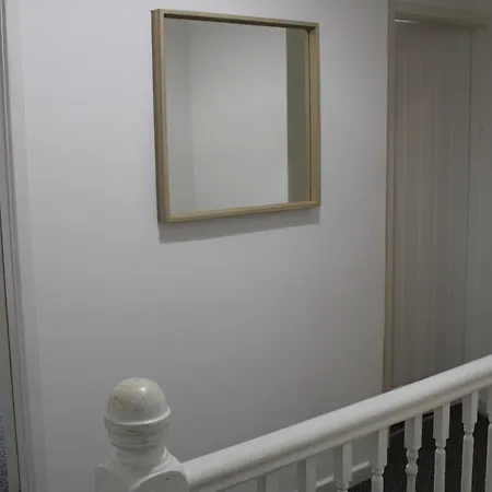 Lovely, Spacious 3 Bedroom House Close To City Centre Semesterbostad Manchester
