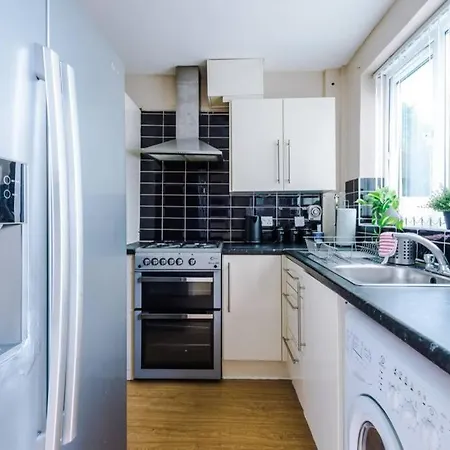 Spacious & Luxurious, Peaceful Modern 3 Bed Home Manchester
