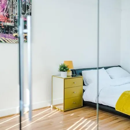 Spacious & Luxurious, Peaceful Modern 3 Bed Home Apartment