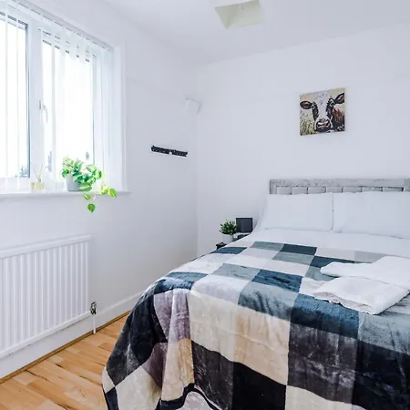 Apartment Spacious & Luxurious, Peaceful Modern 3 Bed Home