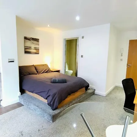 Apartment Modern Centre Residential Studio