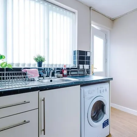 Spacious & Luxurious, Peaceful Modern 3 Bed Home * Manchester