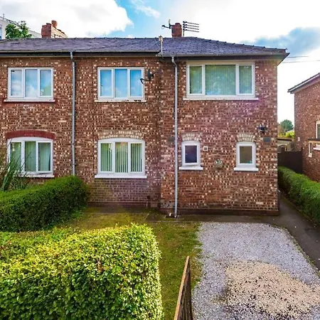 Spacious & Luxurious, Peaceful Modern 3 Bed Home Apartment *