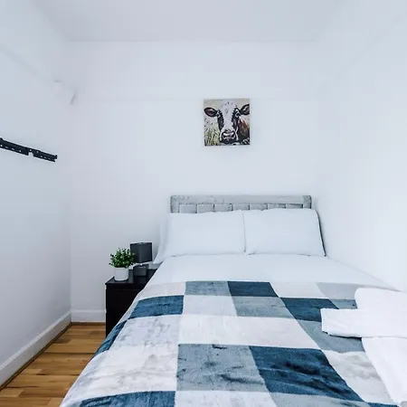 Apartment Spacious & Luxurious, Peaceful Modern 3 Bed Home *