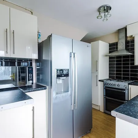 Spacious & Luxurious, Peaceful Modern 3 Bed Home Manchester