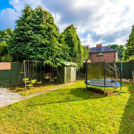 Spacious & Luxurious, Peaceful Modern 3 Bed Home * Manchester
