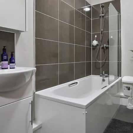 Modern & Bright Apartments In Manchester - Iq Hollingworth House Apartment *