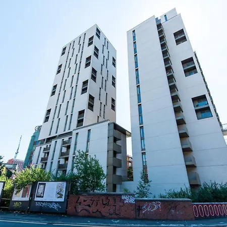 The Assembly Oasis Holding Апартаменты Манчестер