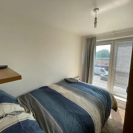 Immaculate 2 Bedroom At Newton Heath, Along Oldham Road, Apartment