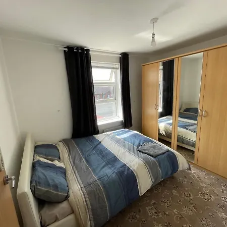 Immaculate 2 Bedroom At Newton Heath, Along Oldham Road, *