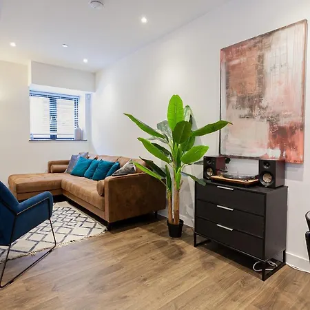 Stylish Modern In Holiday home Manchester