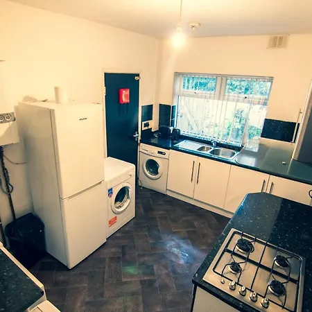 Lovely Room In House