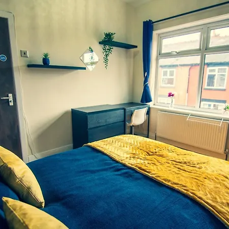 Lovely Room In House Δωμάτια σε οικογενειακή κατοικία