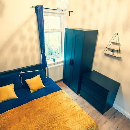Δωμάτια σε οικογενειακή κατοικία Lovely Room In House *